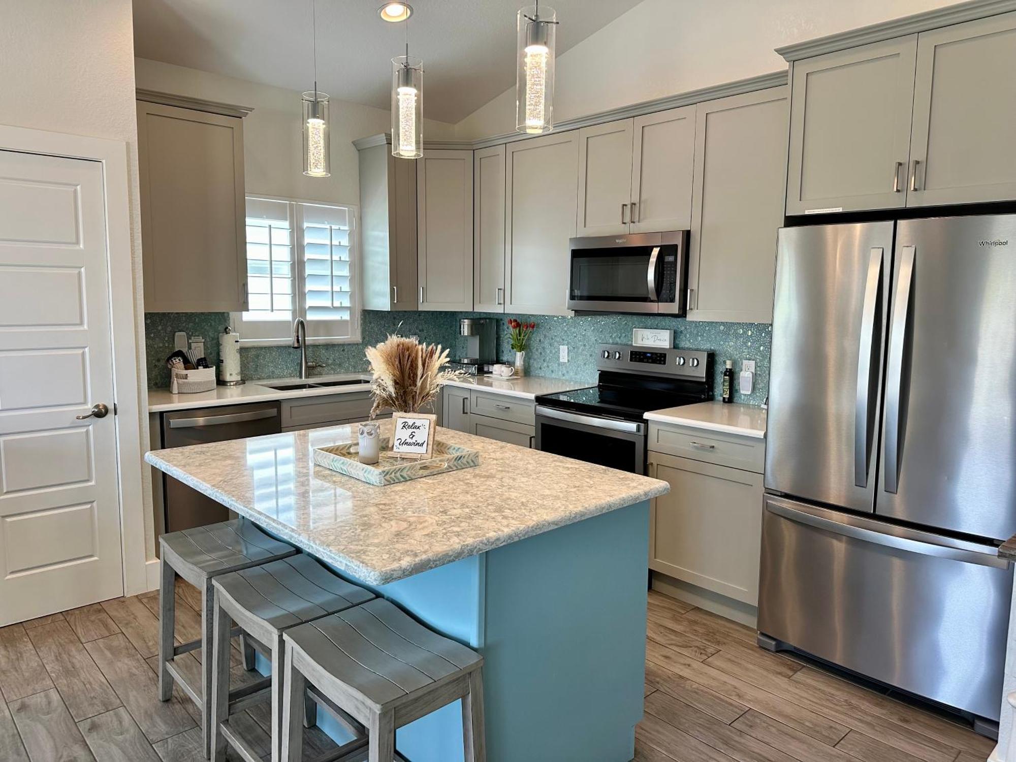 New Build Walkable To Dinner, Live Music & 5 Minute Walk To Holiday home *