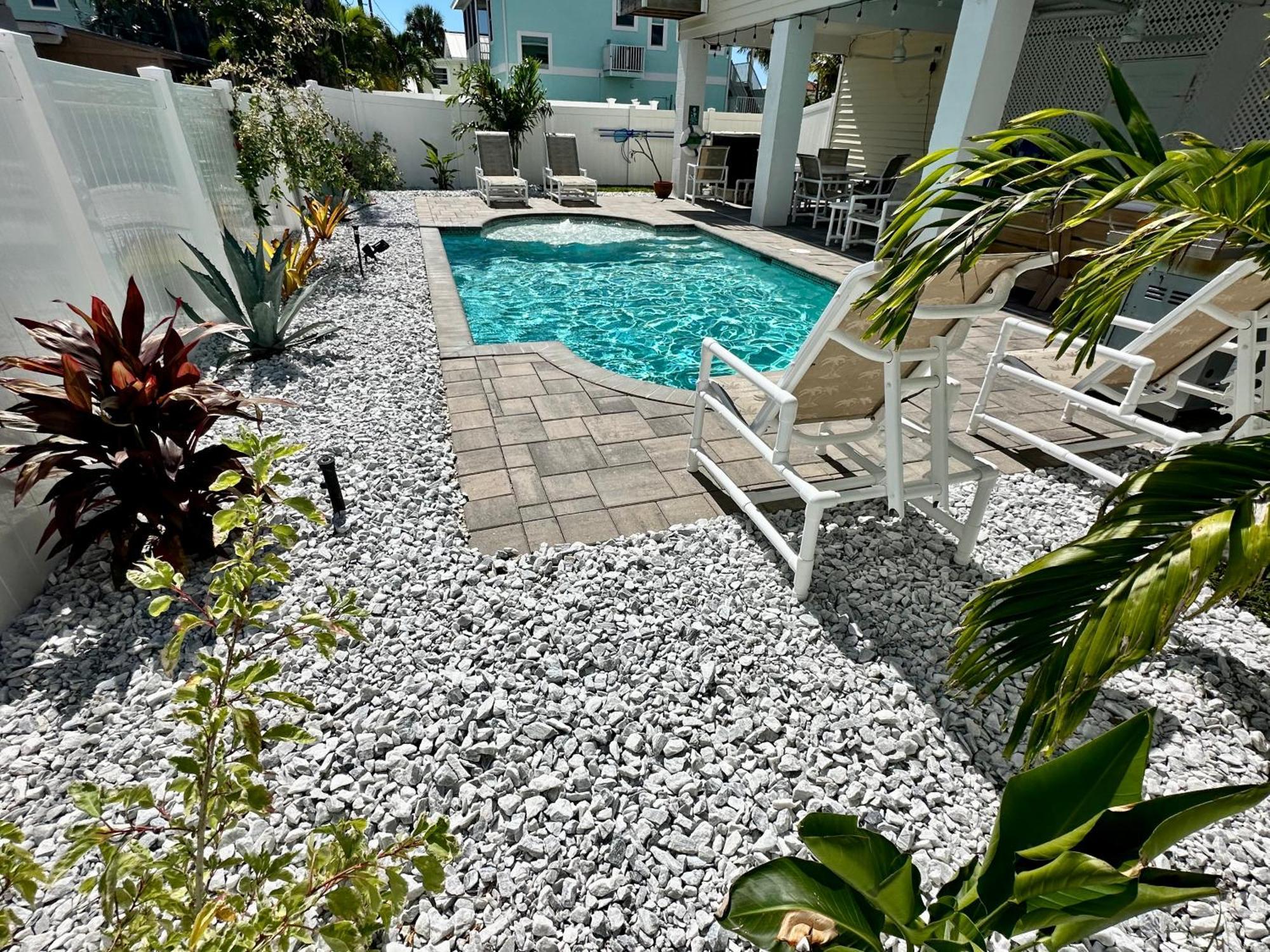 Holiday home New Build Walkable To Dinner, Live Music & 5 Minute Walk To